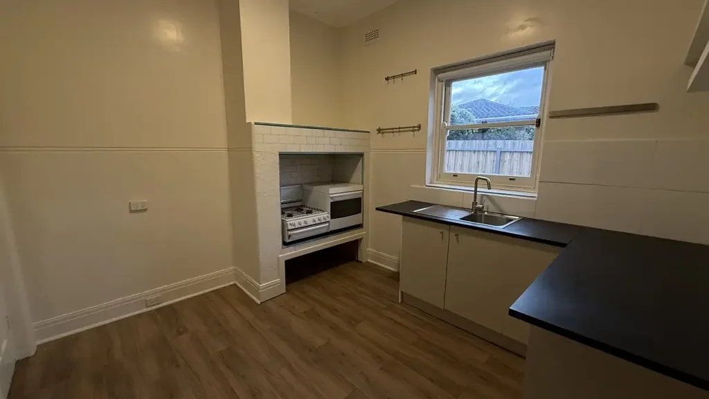 FANTASTIC HOUSE LOCATED CLOSE TO TRANSPORT!