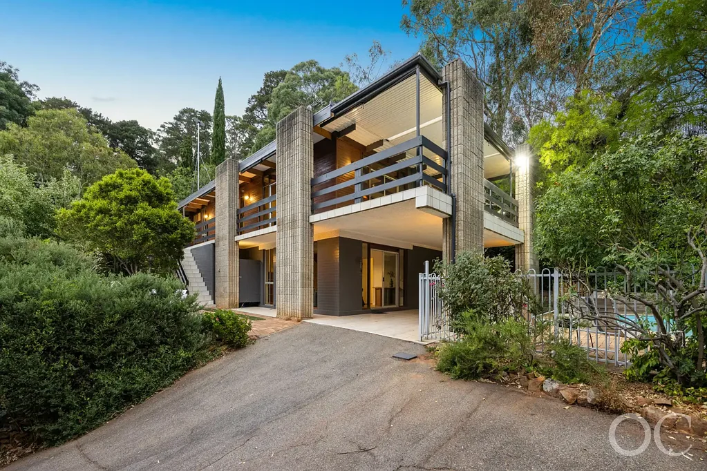 Teringie 4房  Open the Door to Timeless Mid-Century Inspired Living Among the Treetops