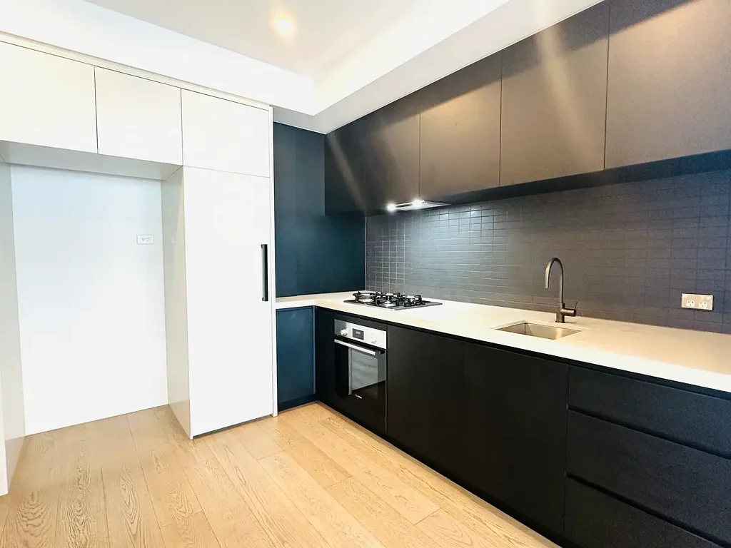 Sophisticated, Contemporary Living in Clayton South