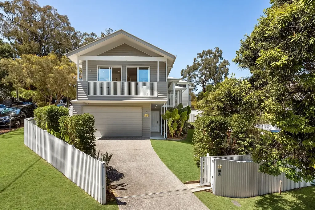 Bardon 4Zimmer CONTEMPORARY FAMILY-FRIENDLY DESIGN & SEAMLESS ALFRESCO CONNECTION