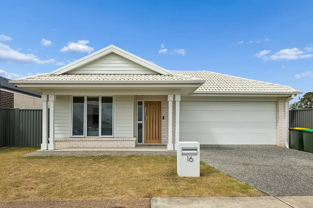 Morayfield 4ਬੈੱਡਰੂਮ Near New Living in Morayfield Landing