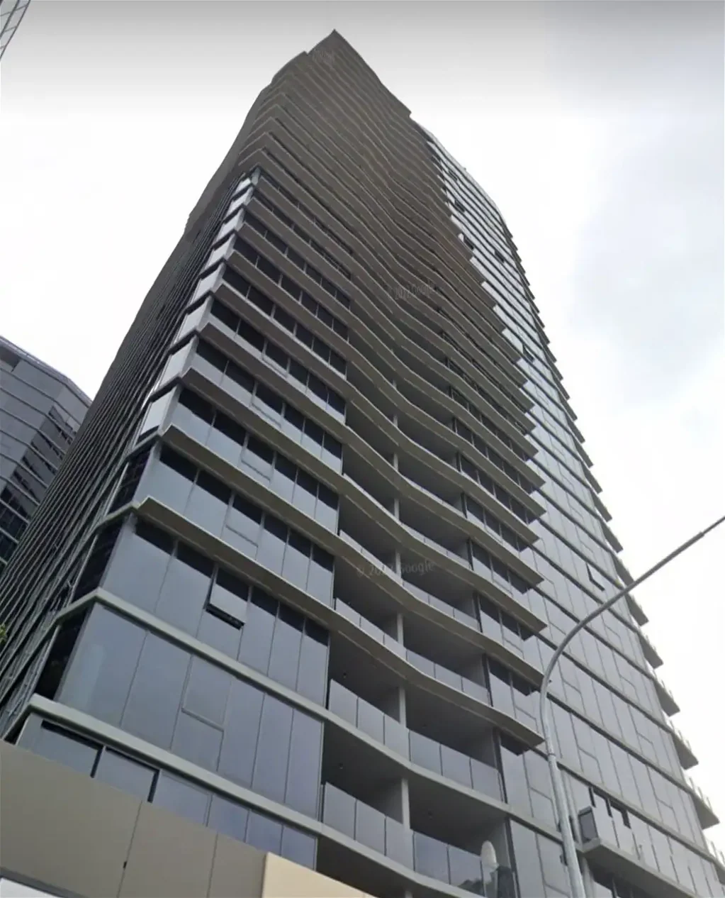 LUXURY APARTMENT IN FANTASTIC LOCATION $1000/W