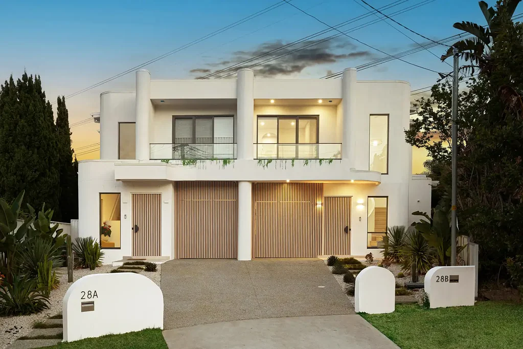 Miranda 5房 建筑师设计双拼 别墅 人字拼地板 石材厨房 度假村泳池 主套房带阳台 开放式设计 精致生活精髓 Designer Family Luxury with Expansive Level Yard