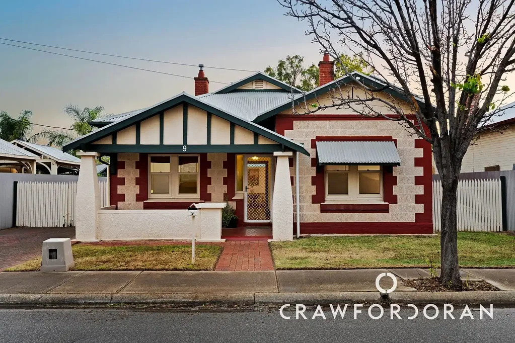 Kilkenny 3ਬੈੱਡਰੂਮ Bungalow Charm, a Lawn with Plans, and a Hop to Cosmopolitan Queen Street