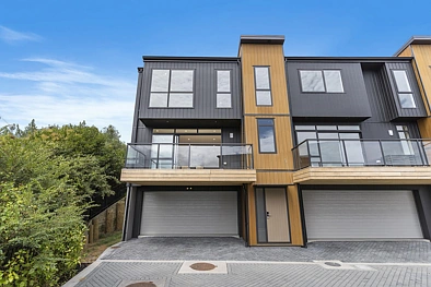 21 Timo Way, Flat Bush, Manukau City, 5 Bedrooms, 2 Bathrooms, Townhouse