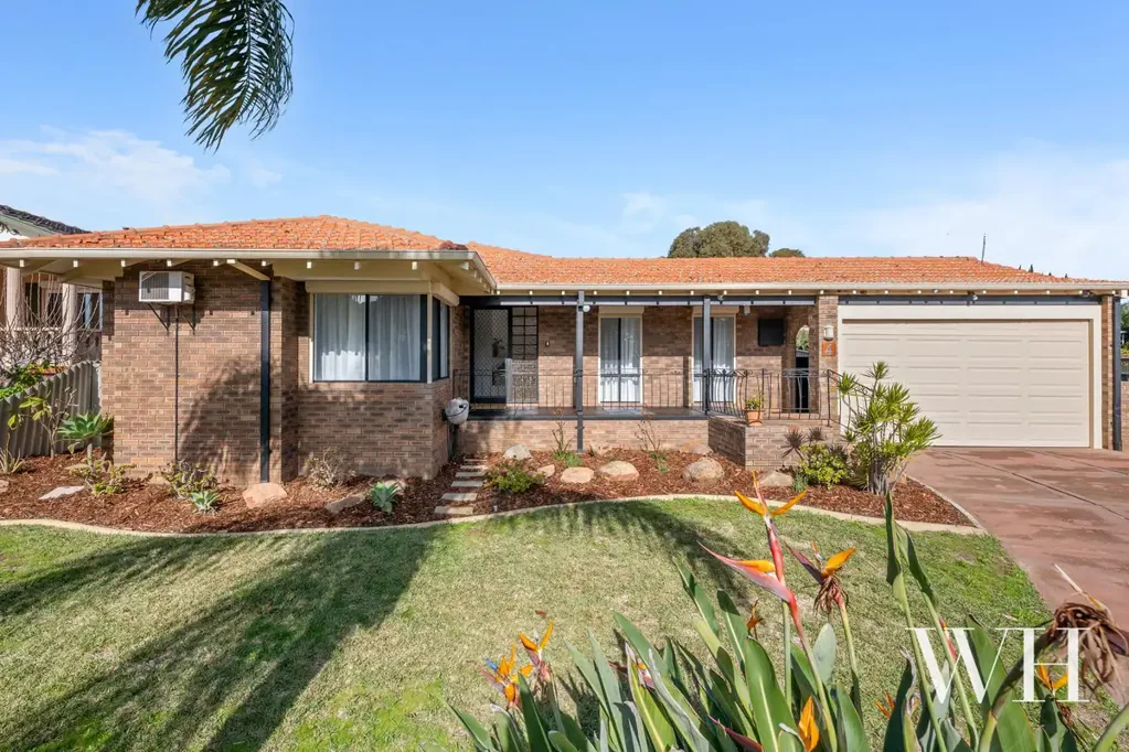 Kardinya 4房  Refreshed Family Haven: Space, Elevation & Possibility
