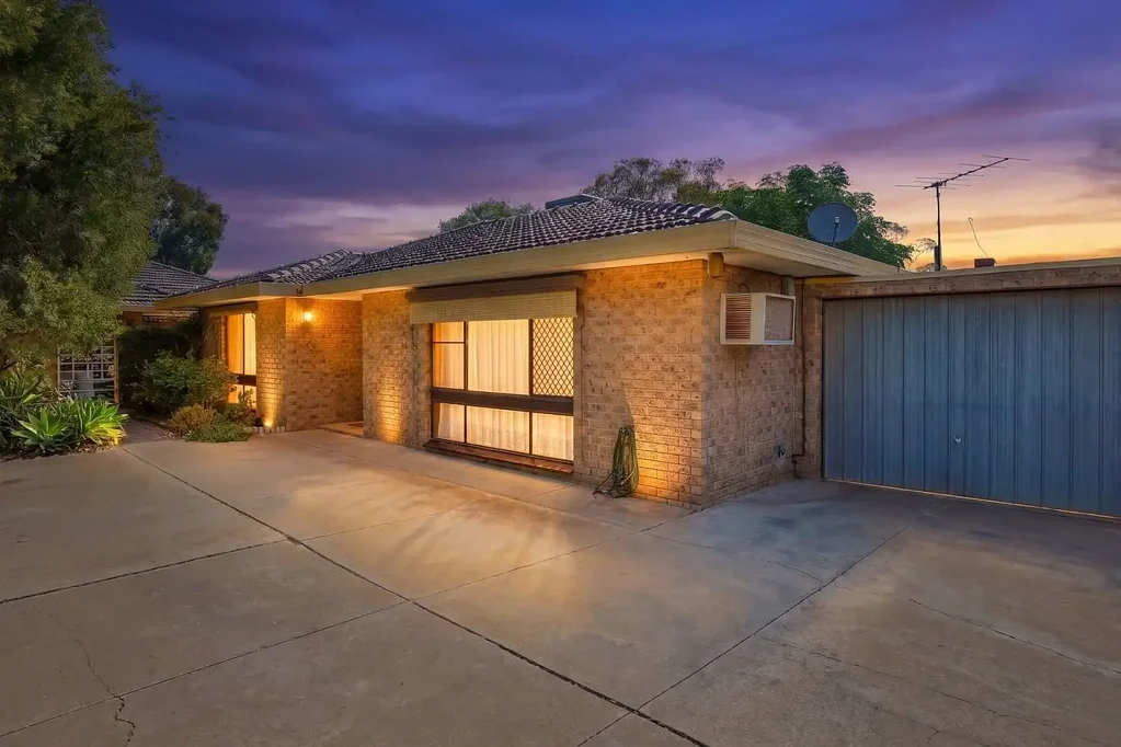 Mildura 2 Slaapkamer Already earning. More available if you want it.