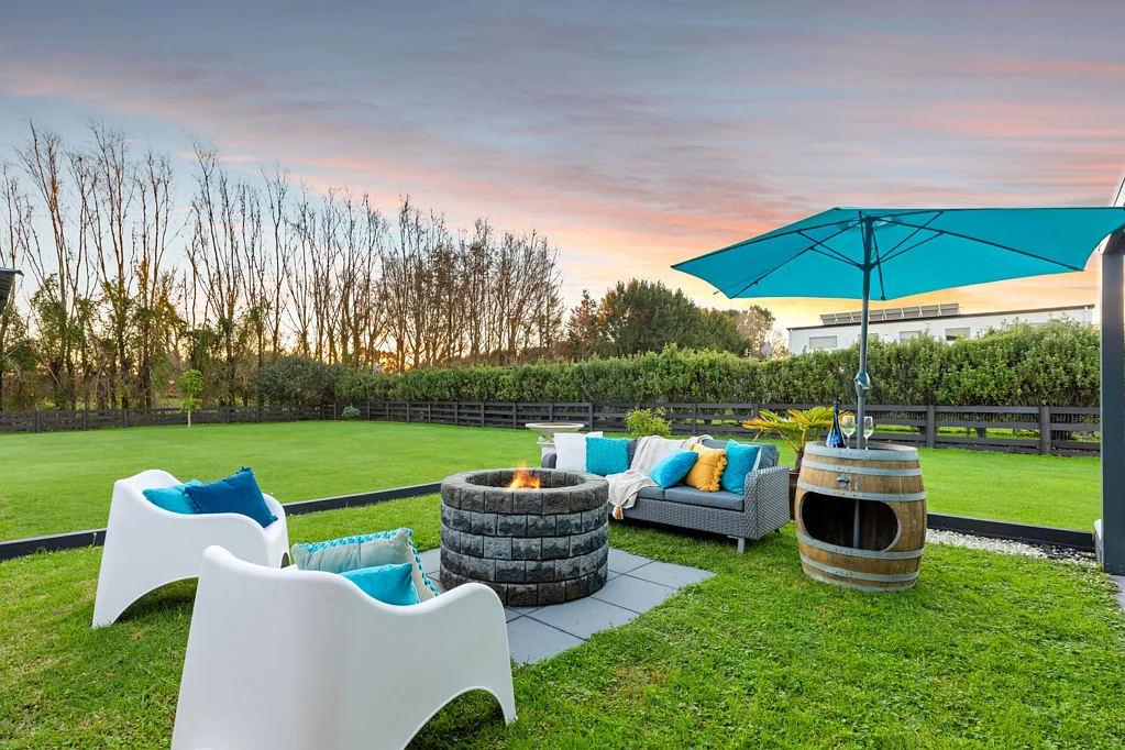 Papamoa 4 Bedroom Country Lifestyle, City Location