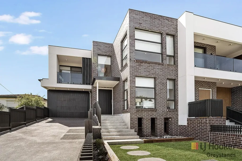 Greystanes 5Kwarto $1,585,000 - Luxury Brand New 5 Bedroom Home!! OPEN SATURDAY AT 8:45AM