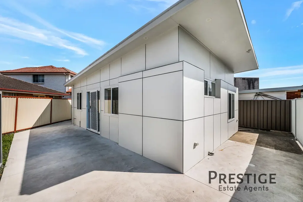 Brand New Granny Flat & Spacious Family Residence!