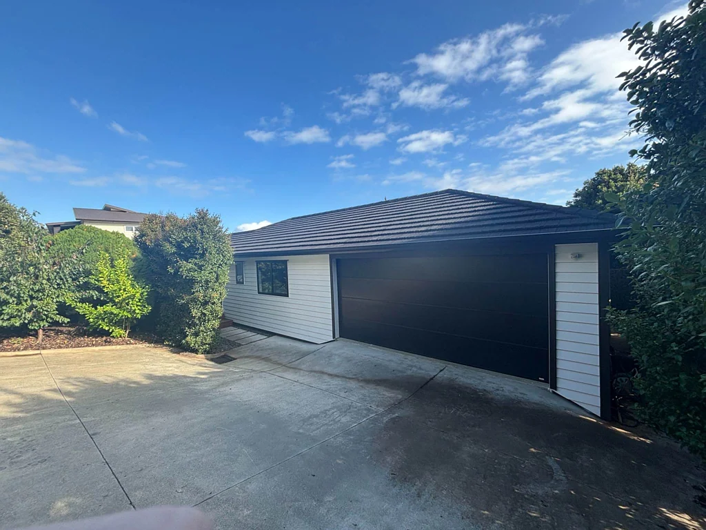 Quiet, private, fully fenced!