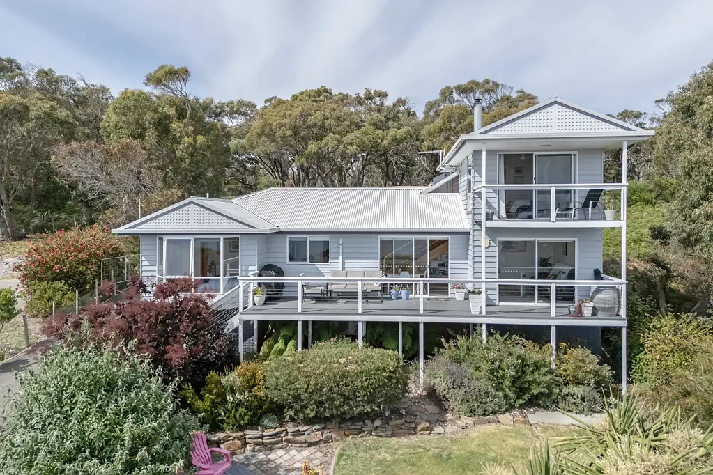 Greens Beach 4 Bedroom 'BLUE HORIZON' – It's All In The Name