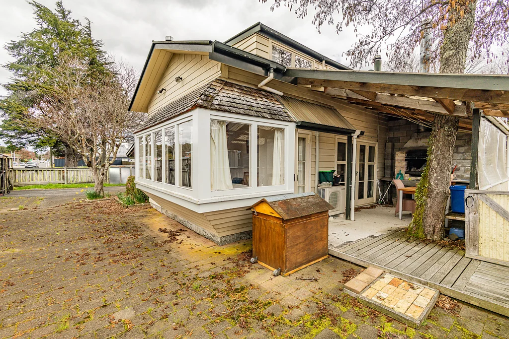 Ohakune 9 Bedroom Multi-titled units - appraised $62,500 p.a. return