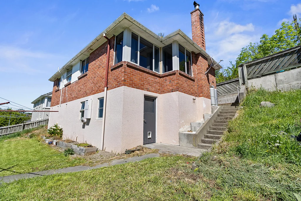 Marchwiel 2Moenga Sound Rental Investment!