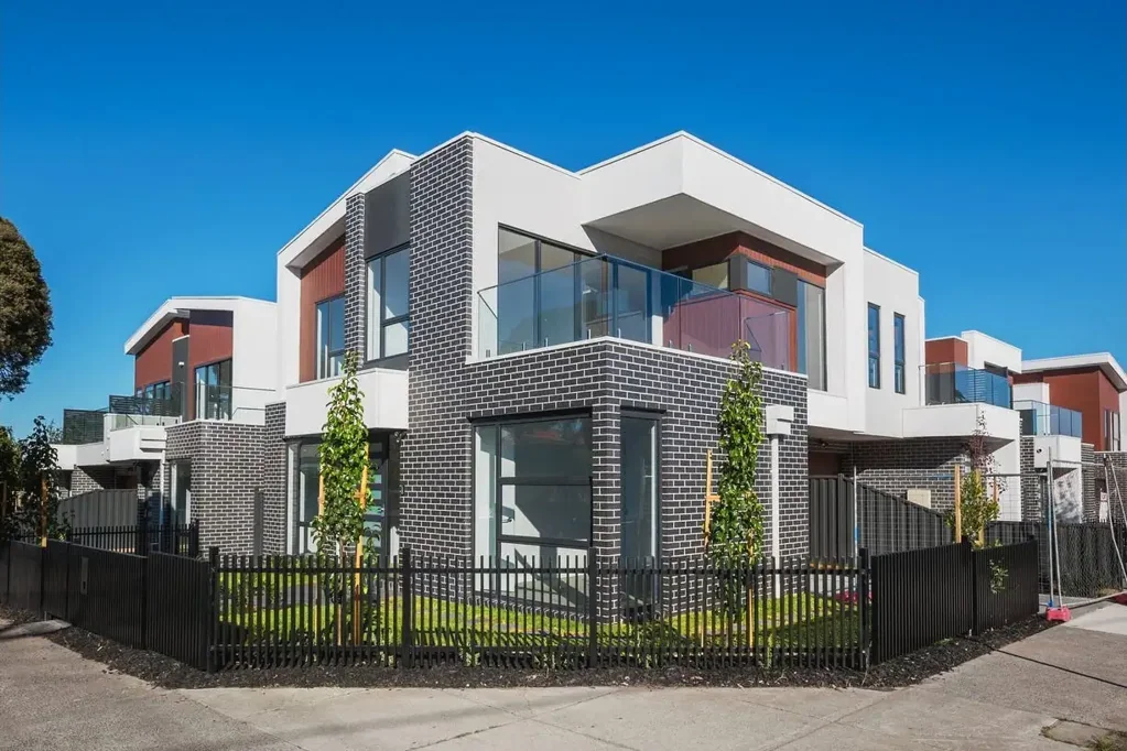 Luxury living with comfort and Style in the heart of Clayton