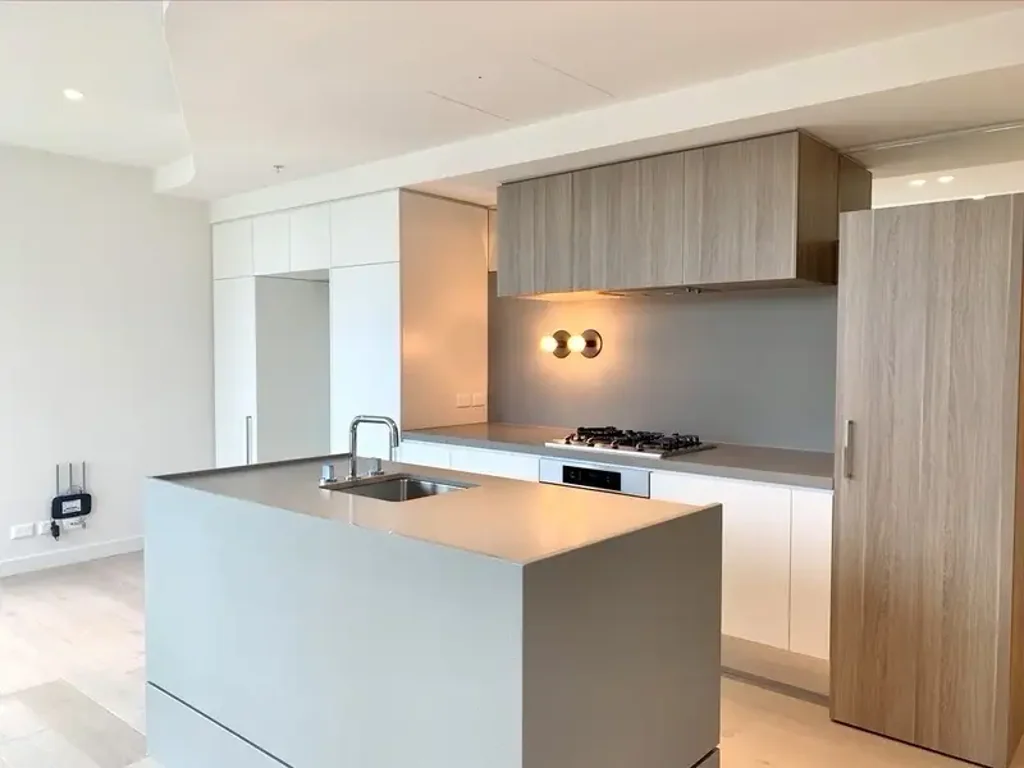 Comtemporary Living at Queens Place