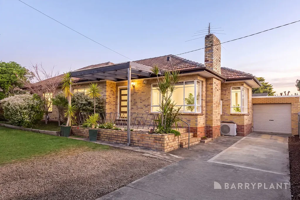 Boronia 3Kwarto Classic character, corner block convenience.