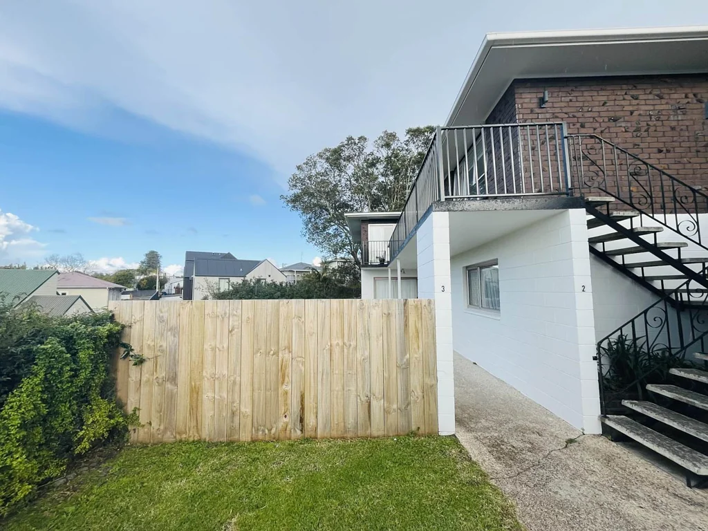 GLADSTONE AND MAGS ZONE 3 bedroom home