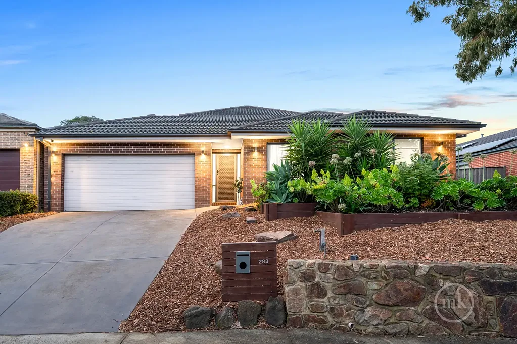 Doreen 4 Slaapkamer Generous Proportions, Thoughtful Design and Impressive Poolside Living