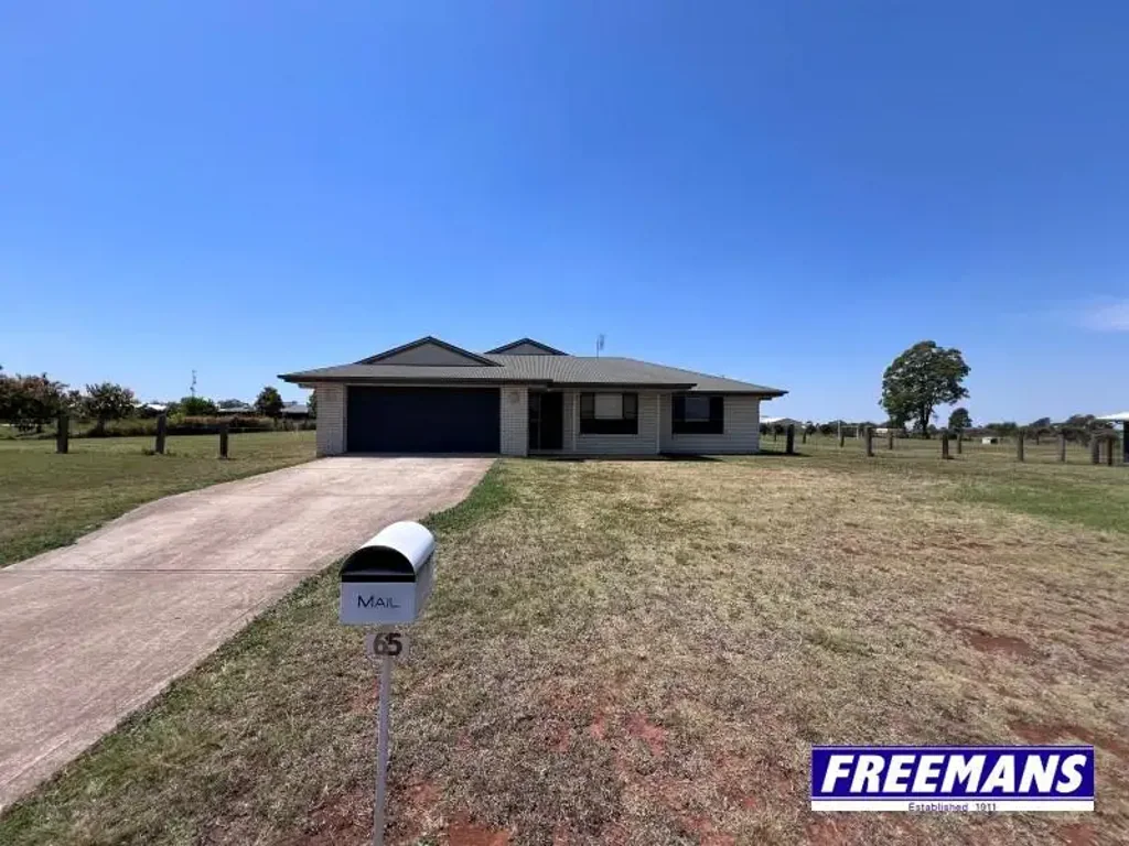Kingaroy 5Kwarto 4,400m2 level allotment ready for you to put your stamp