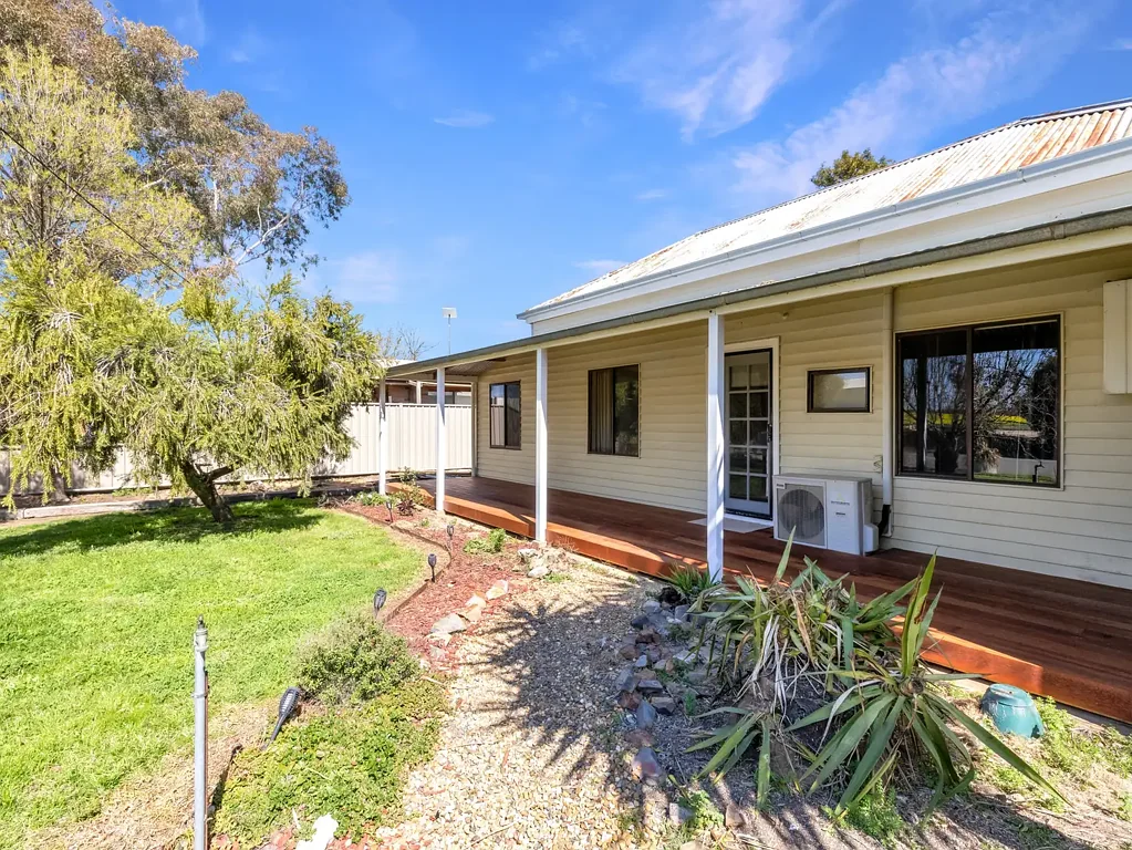 Goorambat 3房  CHARMING WEATHERBOARD HOME
