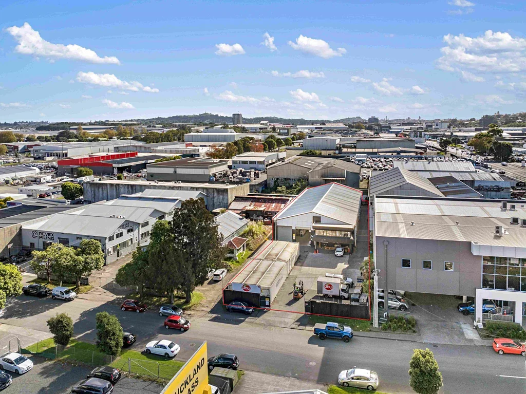 Penrose  INDUSTRIAL WAREHOUSE WITH SECURE YARD