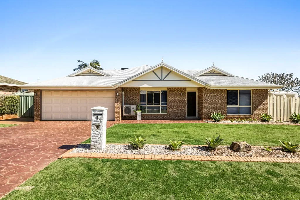 1 Jakirralee Ct, Middle Ridge, QLD 4350