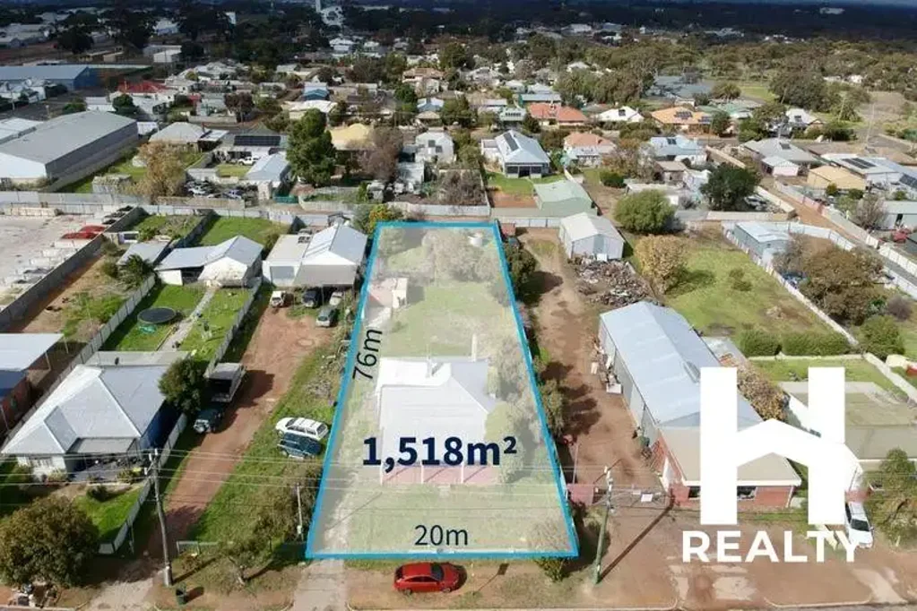 Katanning 3कमरा Development Opportunity with Approved Plans for 6 Lots + Existing Home