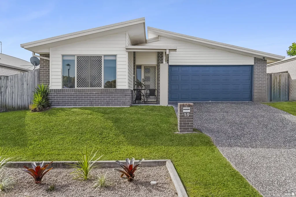 Morayfield 4chambre Modern family living with flexible spaces