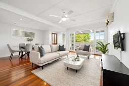 21 Carlyle Street, Seventeen Mile Rocks