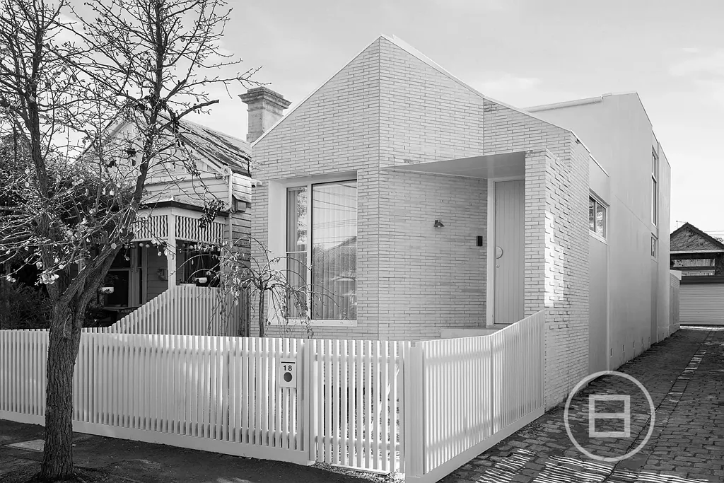 Elwood 4ਬੈੱਡਰੂਮ Expressions of Interest closing Tuesday 7th July at 3pm (unless sold prior)