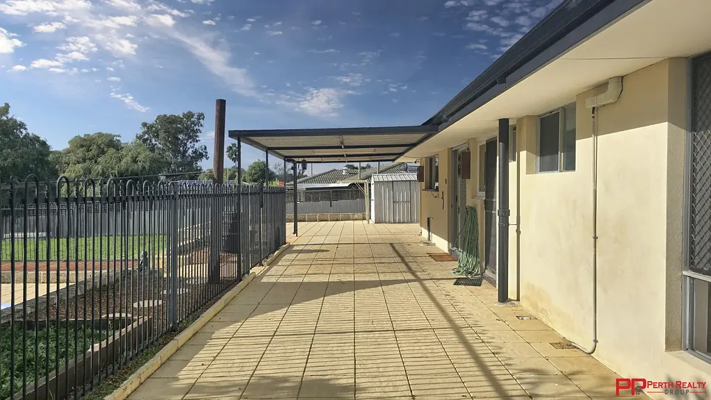 This is the One! Well-presented home on spacious Block!
