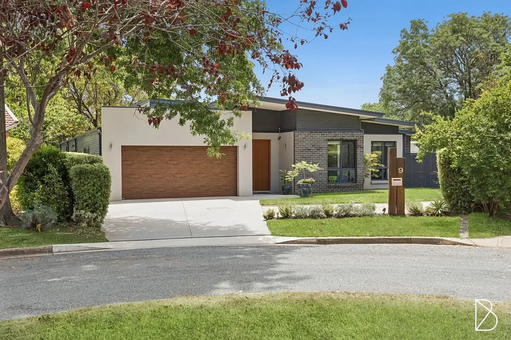 Downer 5ห้องนอน Contemporary Family Living with Exceptional Outdoor Space