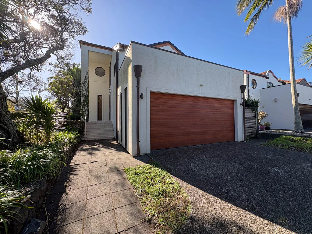 Convenient Remuera Living