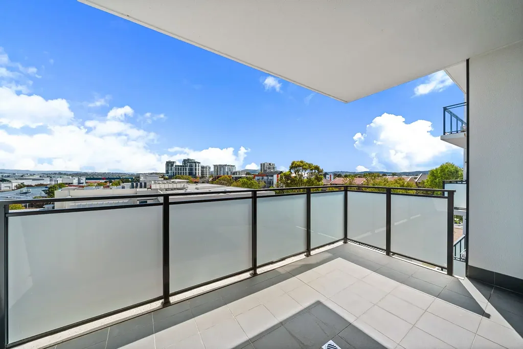 Gungahlin 2Kwarto Modern 3rd-Floor Apartment with Prime Location in Gungahlin