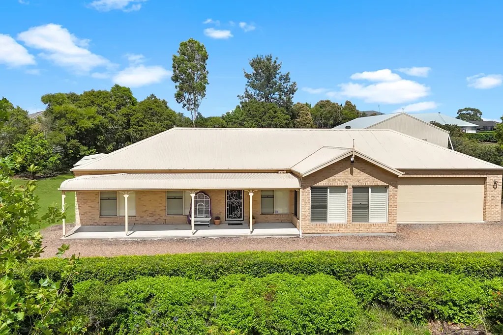 14 Cypress Grove, Aberglasslyn, NSW 2320