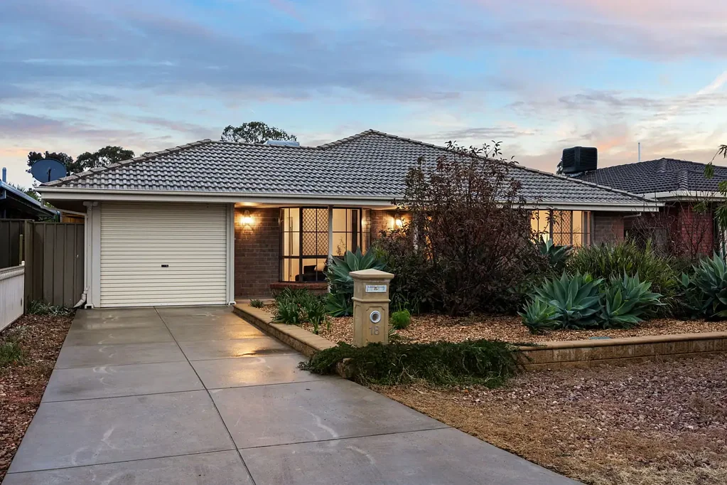 Salisbury Downs 3部屋 Versatile Family Living with Fantastic Outdoor Entertaining!