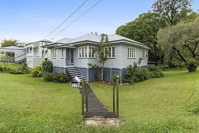 Ashgrove 3房 街角地块817㎡ 邻公园绿意 家长学区优选 未来开发潜力 Parkside Potential on 817sqm