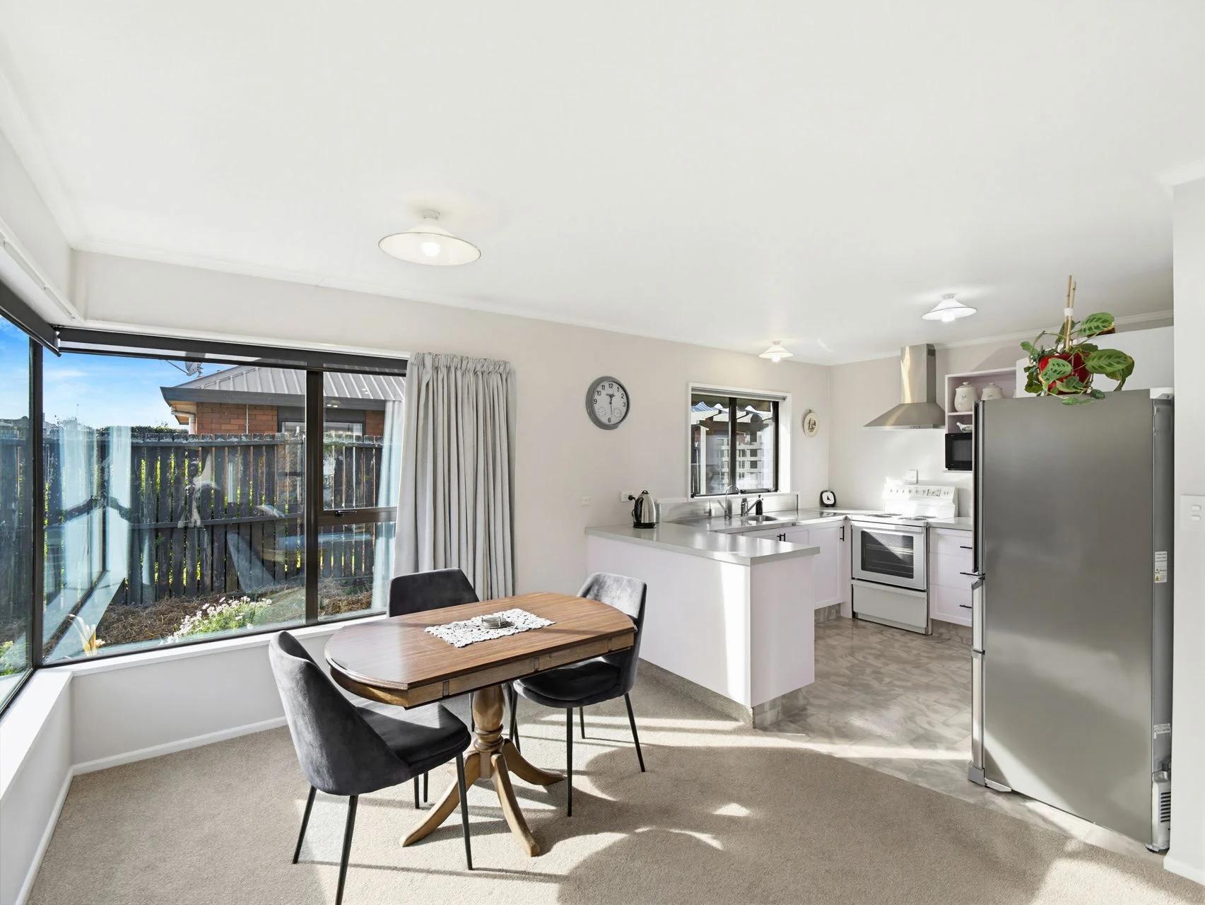 Ashburton 2 Bedroom Sunny, Simple and Set to Go