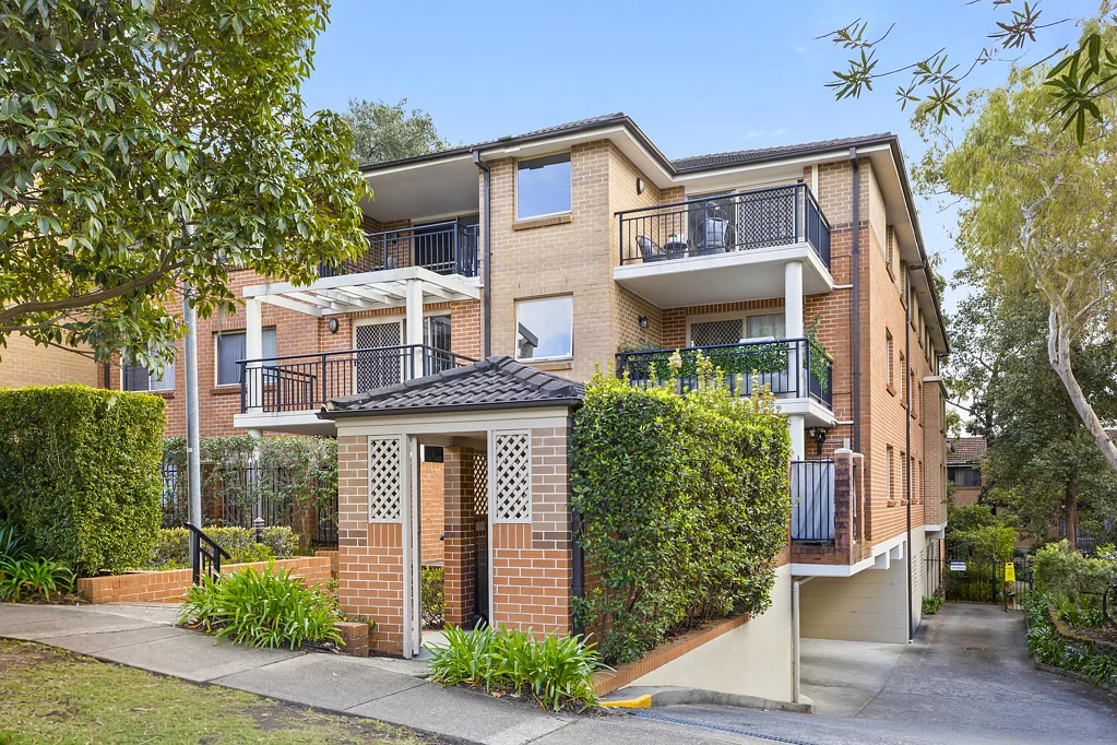 Hornsby 2Zimmer Spacious Top Floor Apartment in a Prime Hornsby Location
