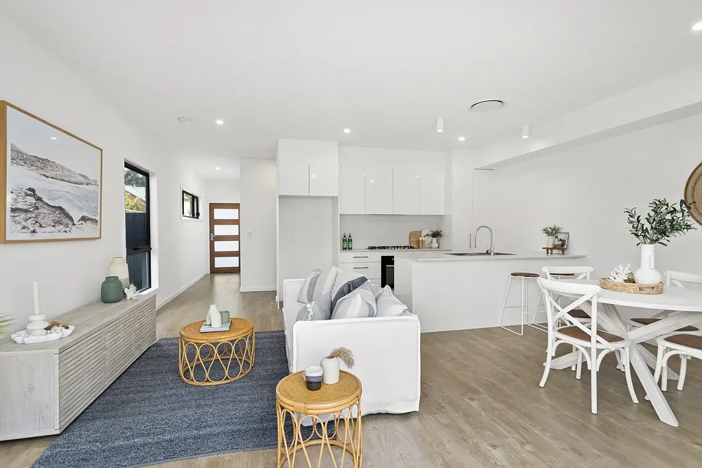 Stylish Home in the Heart of Oak Flats