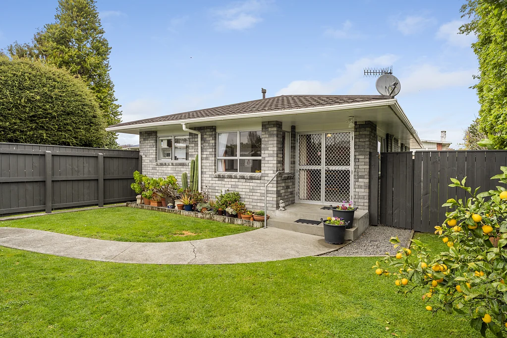 Otaki 2 Slaapkamer Tidy, Sunny & Central to Everything