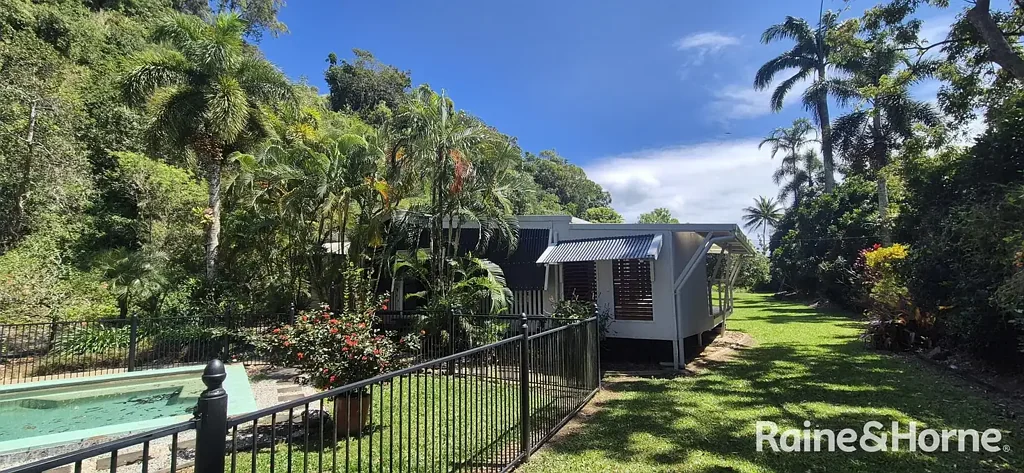 Wonga Beach 3房  Private, tropical home with charm!