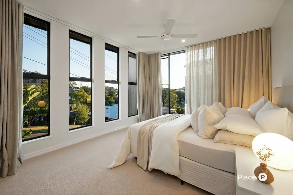 St Lucia 4कमरा Downsizer’s Dream | Spectacular Views | Private Lift | Rooftop Entertaining