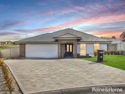 10 Lyon Close, Kelso