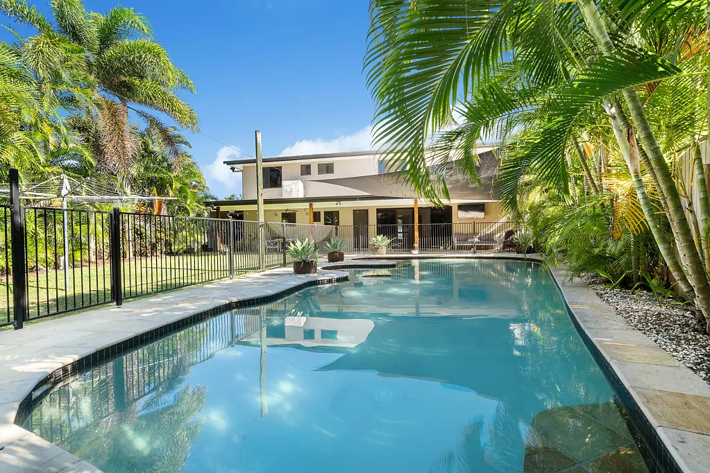 8 Cumberland Avenue, Slade Point, QLD 4740