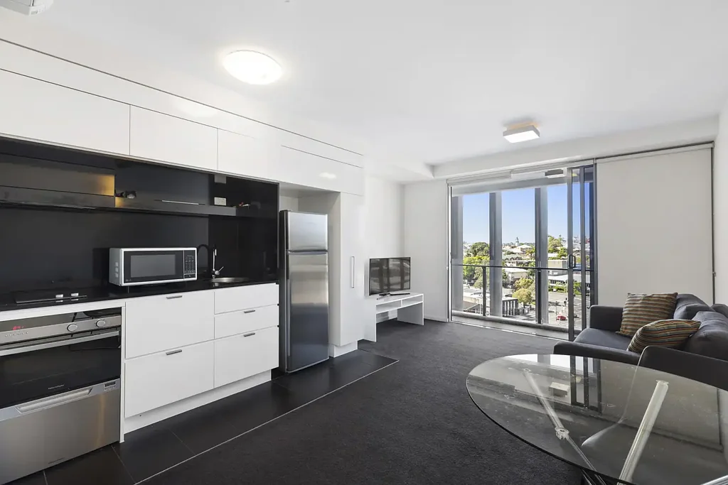 Sophisticated Inner-City Living - Fully Furnished