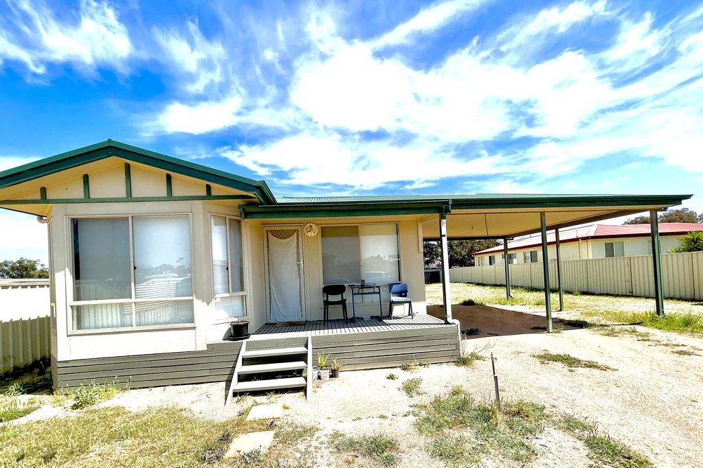 11 Chandler Crescent, Ceduna, SA 5690