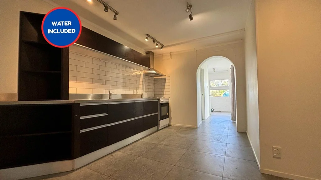 2 Bedrooms+1 Study/office Downstairs Unit in t...