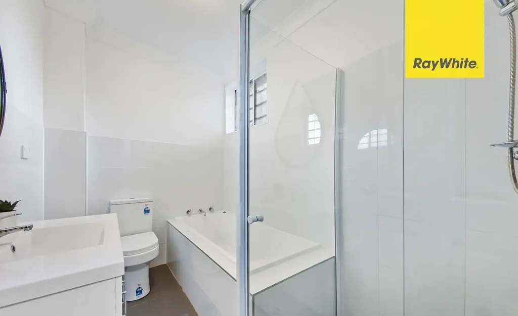 Bright & Spacious 2-Bedroom Apartment in a Convenient Bexley North Location